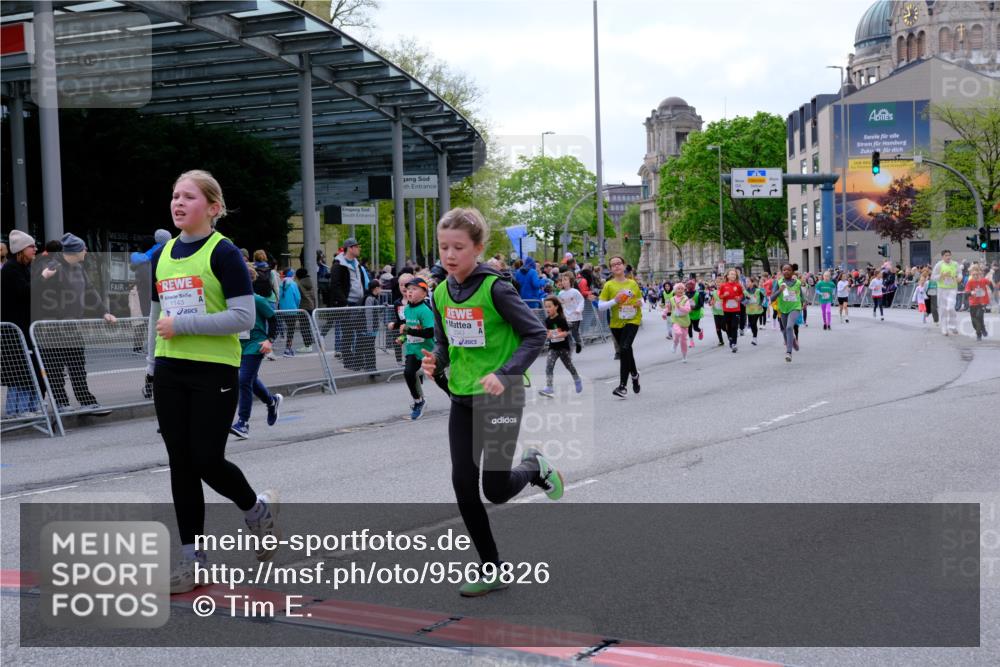 25.04.2026 - Das Zehntel Tim E. http://msf.ph/oto/9569826 25.04.2026 08:59:29 Ziel 1039, 1051, 1083, 1143, 1332, 1334, 1344, 1385, 1395, 1464, 1595, 1664, 2192, 2200, 2376, 2383, 2585, 2592, 2709, 2719, 2982, 3124, 3125, 3291, 3343, 3351, 3391, 3476, 3899, 4005 meine-sportfotos.de