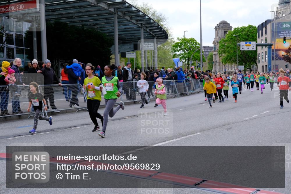 25.04.2026 - Das Zehntel Tim E. http://msf.ph/oto/9569829 25.04.2026 08:59:31 Ziel 1039, 1051, 1083, 1143, 1332, 1334, 1344, 1385, 1395, 1458, 1463, 1664, 1720, 2192, 2200, 2376, 2383, 2585, 2592, 2709, 2719, 2982, 3079, 3085, 3124, 3125, 3272, 3282, 3291, 3296, 3343, 3351, 3391, 3899, 3945, 4005 meine-sportfotos.de