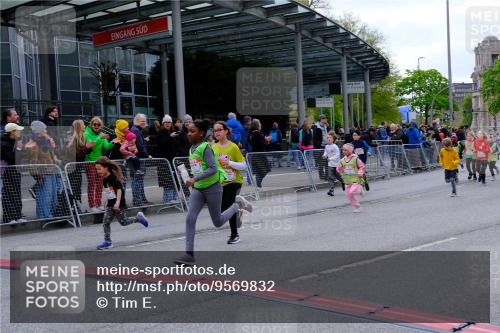 25.04.2026 - Das Zehntel Tim E. http://msf.ph/oto/9569832 25.04.2026 08:59:31 Ziel 1039, 1051, 1083, 1143, 1332, 1334, 1344, 1385, 1395, 1458, 1463, 1664, 1720, 2192, 2200, 2376, 2383, 2585, 2592, 2709, 2719, 2982, 3079, 3085, 3124, 3125, 3272, 3282, 3291, 3296, 3343, 3351, 3391, 3899, 3945, 4005 meine-sportfotos.de
