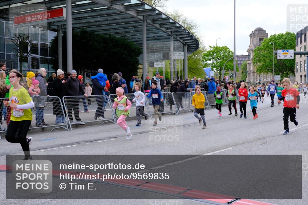 25.04.2026 - Das Zehntel Tim E. http://msf.ph/oto/9569835 25.04.2026 08:59:32 Ziel 1039, 1051, 1083, 1143, 1146, 1332, 1334, 1344, 1385, 1395, 1458, 1463, 1664, 1720, 2192, 2200, 2376, 2383, 2425, 2585, 2592, 2709, 2719, 2982, 3079, 3085, 3124, 3125, 3272, 3282, 3291, 3296, 3343, 3351, 3391, 3945, 3962, 4005 meine-sportfotos.de