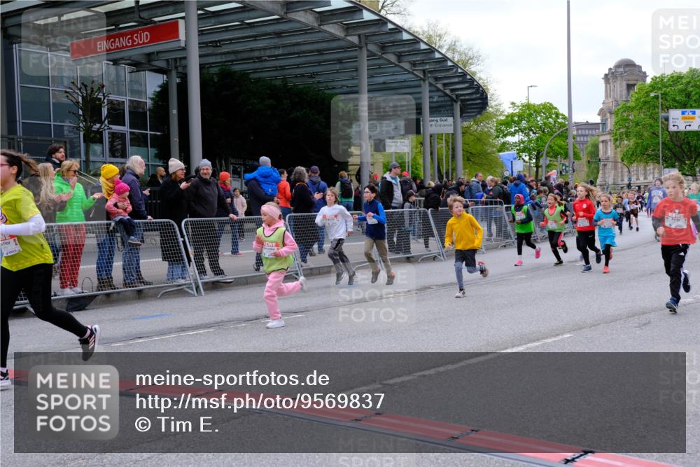 25.04.2026 - Das Zehntel Tim E. http://msf.ph/oto/9569837 25.04.2026 08:59:32 Ziel 1039, 1051, 1083, 1143, 1146, 1332, 1334, 1344, 1385, 1395, 1458, 1463, 1664, 1720, 2192, 2200, 2376, 2383, 2425, 2585, 2592, 2709, 2719, 2982, 3079, 3085, 3124, 3125, 3272, 3282, 3291, 3296, 3343, 3351, 3391, 3945, 3962, 4005 meine-sportfotos.de