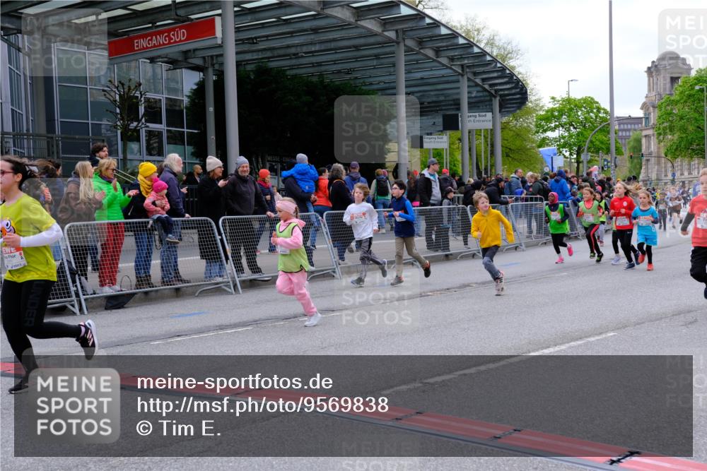 25.04.2026 - Das Zehntel Tim E. http://msf.ph/oto/9569838 25.04.2026 08:59:32 Ziel 1039, 1051, 1083, 1143, 1146, 1332, 1334, 1344, 1385, 1395, 1458, 1463, 1664, 1720, 2192, 2200, 2376, 2383, 2425, 2585, 2592, 2709, 2719, 2982, 3079, 3085, 3124, 3125, 3272, 3282, 3291, 3296, 3343, 3351, 3391, 3945, 3962, 4005 meine-sportfotos.de