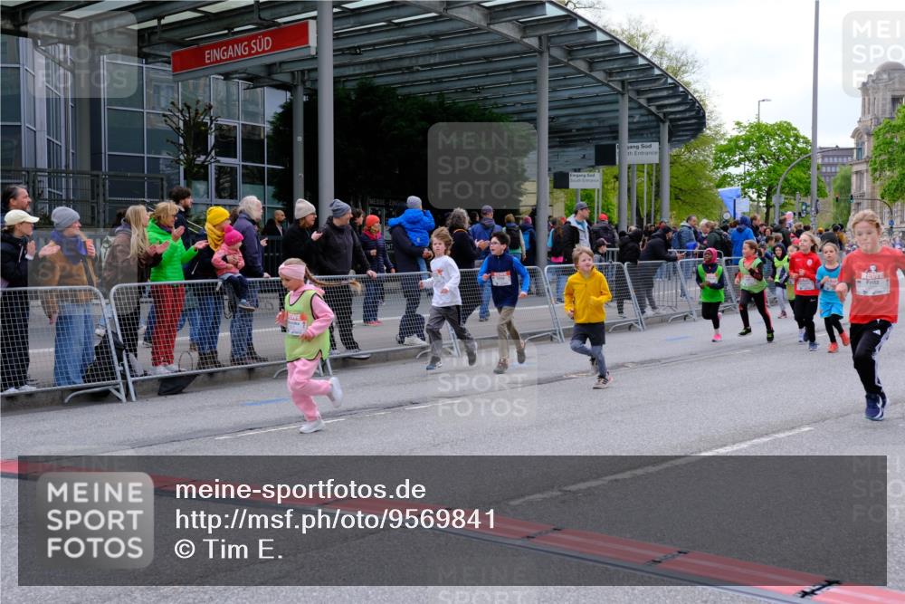 25.04.2026 - Das Zehntel Tim E. http://msf.ph/oto/9569841 25.04.2026 08:59:33 Ziel 1039, 1051, 1143, 1146, 1332, 1334, 1344, 1385, 1395, 1458, 1463, 1664, 1720, 2192, 2200, 2376, 2383, 2425, 2458, 2585, 2592, 2709, 2719, 3079, 3085, 3124, 3125, 3272, 3282, 3291, 3296, 3343, 3351, 3387, 3391, 3945, 3962, 4005 meine-sportfotos.de