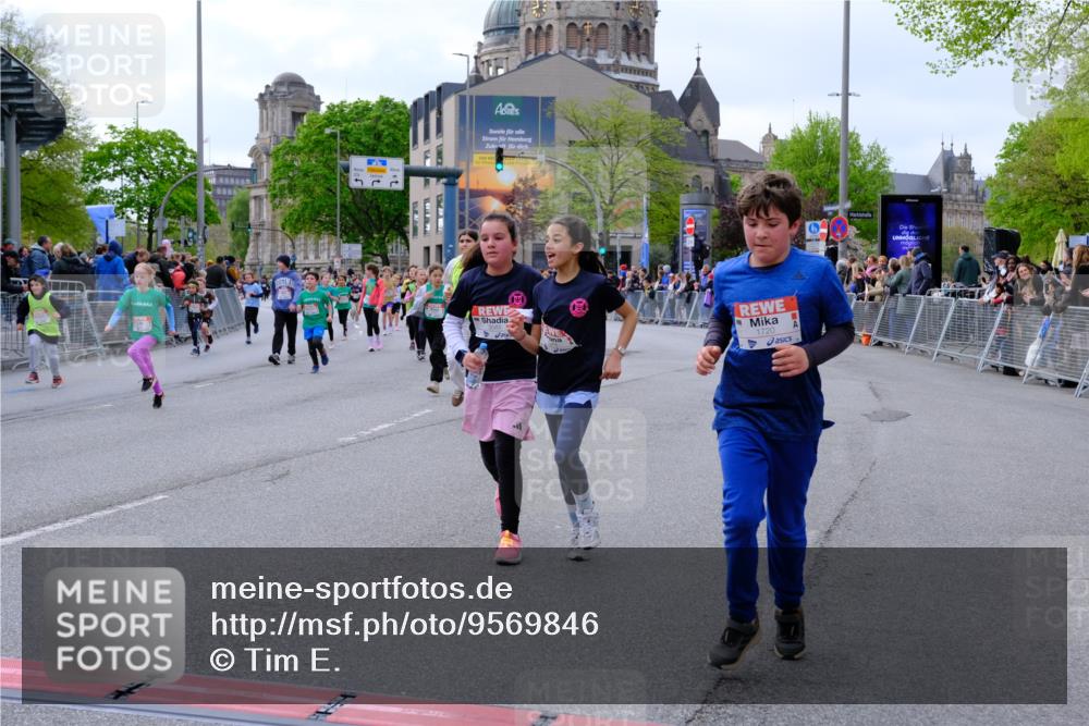 25.04.2026 - Das Zehntel Tim E. http://msf.ph/oto/9569846 25.04.2026 08:59:34 Ziel 1039, 1051, 1067, 1143, 1146, 1332, 1334, 1344, 1385, 1395, 1458, 1463, 1664, 1720, 2023, 2192, 2200, 2376, 2383, 2425, 2458, 2460, 2585, 2592, 3079, 3085, 3124, 3125, 3272, 3282, 3291, 3296, 3343, 3351, 3377, 3387, 3391, 3493, 3945, 3962, 4005 meine-sportfotos.de