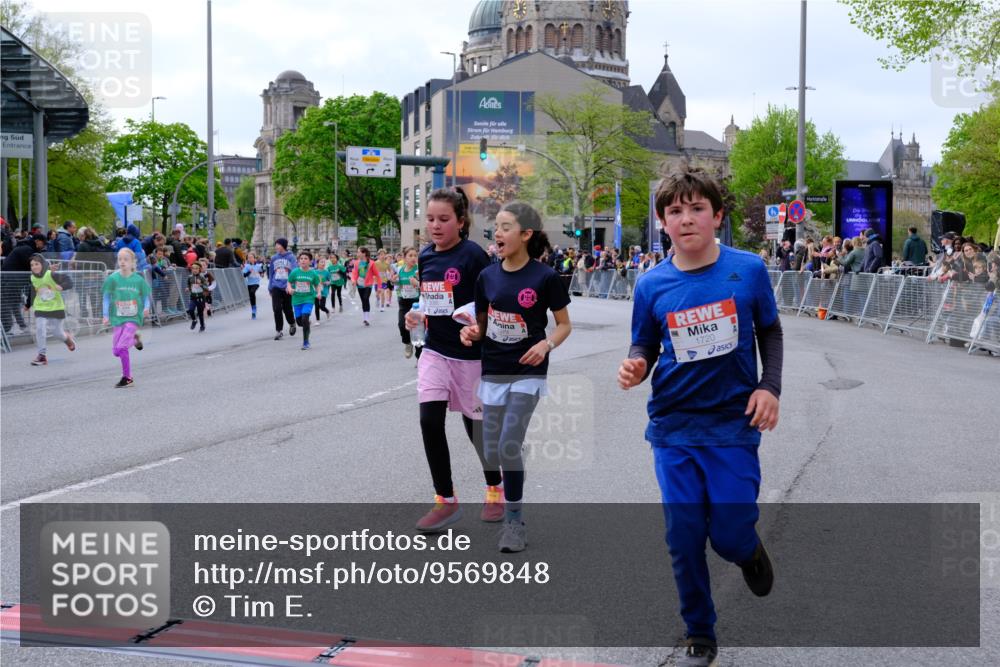 25.04.2026 - Das Zehntel Tim E. http://msf.ph/oto/9569848 25.04.2026 08:59:35 Ziel 1039, 1051, 1067, 1143, 1146, 1332, 1334, 1344, 1364, 1385, 1395, 1458, 1463, 1664, 1720, 1779, 2015, 2023, 2192, 2376, 2383, 2425, 2458, 2460, 2585, 2592, 3079, 3085, 3124, 3125, 3272, 3282, 3291, 3296, 3343, 3377, 3387, 3470, 3493, 3857, 3945, 3962, 4005 meine-sportfotos.de