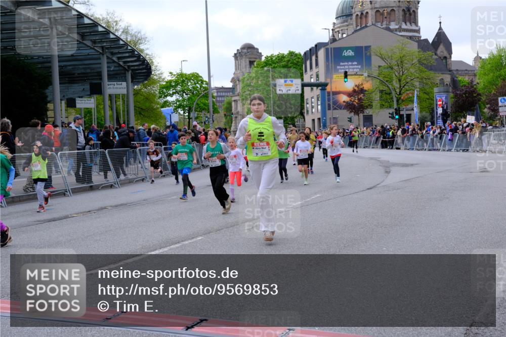 25.04.2026 - Das Zehntel Tim E. http://msf.ph/oto/9569853 25.04.2026 08:59:36 Ziel 1039, 1051, 1067, 1143, 1146, 1332, 1334, 1364, 1395, 1458, 1463, 1664, 1720, 1779, 2015, 2023, 2192, 2376, 2425, 2458, 2460, 2585, 2592, 3079, 3085, 3272, 3282, 3290, 3291, 3296, 3377, 3387, 3470, 3493, 3857, 3945, 3962, 4005 meine-sportfotos.de