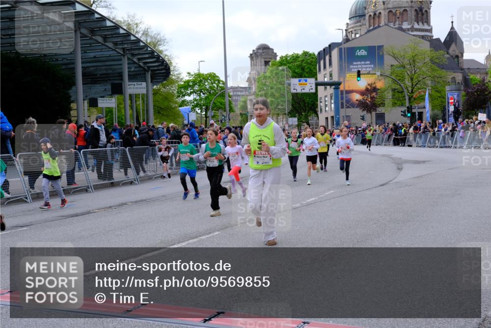 25.04.2026 - Das Zehntel Tim E. http://msf.ph/oto/9569855 25.04.2026 08:59:36 Ziel 1039, 1051, 1067, 1143, 1146, 1332, 1334, 1364, 1395, 1458, 1463, 1664, 1720, 1779, 2015, 2023, 2192, 2376, 2425, 2458, 2460, 2585, 2592, 3079, 3085, 3272, 3282, 3290, 3291, 3296, 3377, 3387, 3470, 3493, 3857, 3945, 3962, 4005 meine-sportfotos.de