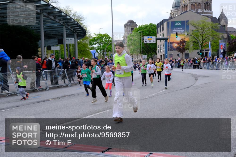25.04.2026 - Das Zehntel Tim E. http://msf.ph/oto/9569857 25.04.2026 08:59:37 Ziel 1039, 1051, 1067, 1146, 1332, 1334, 1364, 1395, 1458, 1463, 1664, 1720, 1779, 2015, 2023, 2192, 2376, 2425, 2458, 2460, 2585, 2592, 3079, 3085, 3272, 3282, 3290, 3291, 3296, 3377, 3387, 3470, 3493, 3857, 3945, 3962, 4005 meine-sportfotos.de