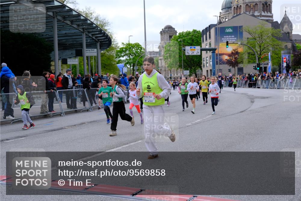 25.04.2026 - Das Zehntel Tim E. http://msf.ph/oto/9569858 25.04.2026 08:59:37 Ziel 1039, 1051, 1067, 1146, 1332, 1334, 1364, 1395, 1458, 1463, 1664, 1720, 1779, 2015, 2023, 2192, 2376, 2425, 2458, 2460, 2585, 2592, 3079, 3085, 3272, 3282, 3290, 3291, 3296, 3377, 3387, 3470, 3493, 3857, 3945, 3962, 4005 meine-sportfotos.de