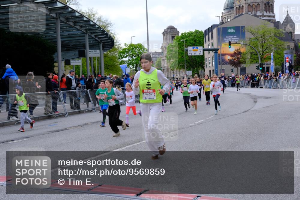 25.04.2026 - Das Zehntel Tim E. http://msf.ph/oto/9569859 25.04.2026 08:59:37 Ziel 1039, 1051, 1067, 1146, 1332, 1334, 1364, 1395, 1458, 1463, 1664, 1720, 1779, 2015, 2023, 2192, 2376, 2425, 2458, 2460, 2585, 2592, 3079, 3085, 3272, 3282, 3290, 3291, 3296, 3377, 3387, 3470, 3493, 3857, 3945, 3962, 4005 meine-sportfotos.de