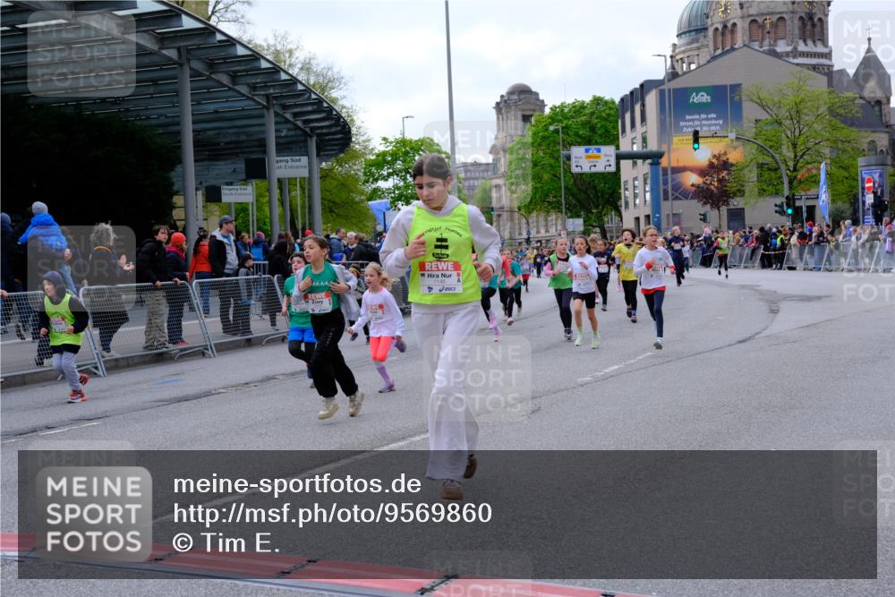 25.04.2026 - Das Zehntel Tim E. http://msf.ph/oto/9569860 25.04.2026 08:59:37 Ziel 1039, 1051, 1067, 1146, 1332, 1334, 1364, 1395, 1458, 1463, 1664, 1720, 1779, 2015, 2023, 2192, 2376, 2425, 2458, 2460, 2585, 2592, 3079, 3085, 3272, 3282, 3290, 3291, 3296, 3377, 3387, 3470, 3493, 3857, 3945, 3962, 4005 meine-sportfotos.de