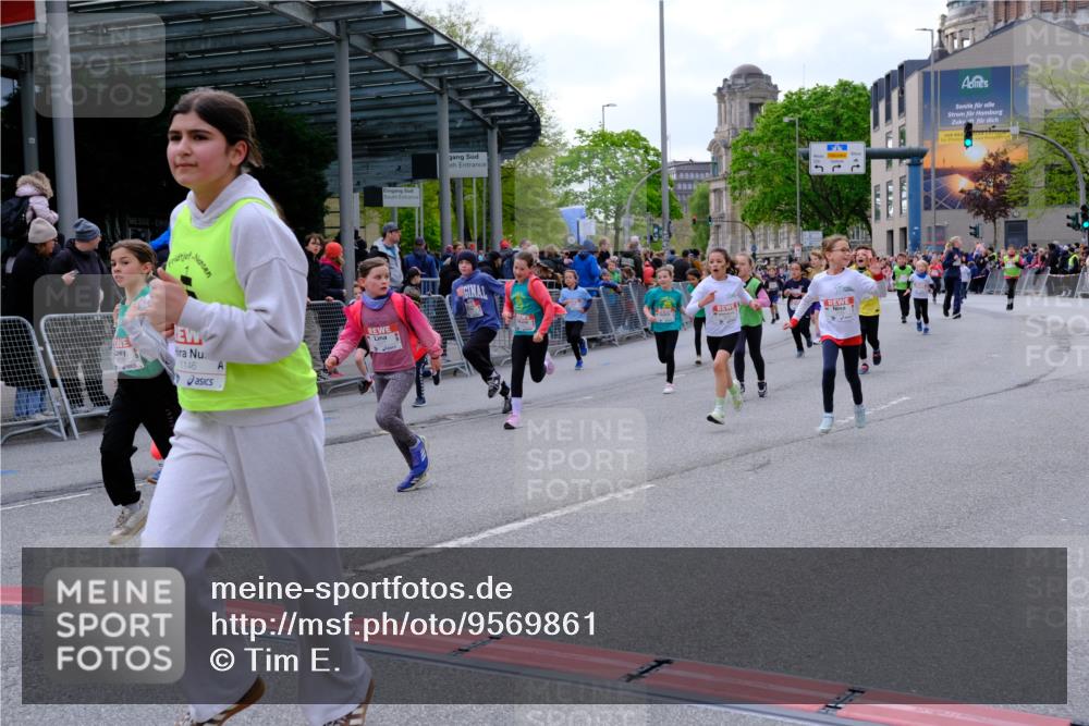 25.04.2026 - Das Zehntel Tim E. http://msf.ph/oto/9569861 25.04.2026 08:59:38 Ziel 1039, 1051, 1067, 1119, 1146, 1157, 1332, 1334, 1364, 1395, 1458, 1463, 1664, 1720, 1779, 1971, 2015, 2023, 2192, 2425, 2458, 2460, 2585, 2592, 3079, 3085, 3272, 3282, 3290, 3291, 3296, 3377, 3387, 3470, 3493, 3857, 3945, 3962, 4005 meine-sportfotos.de