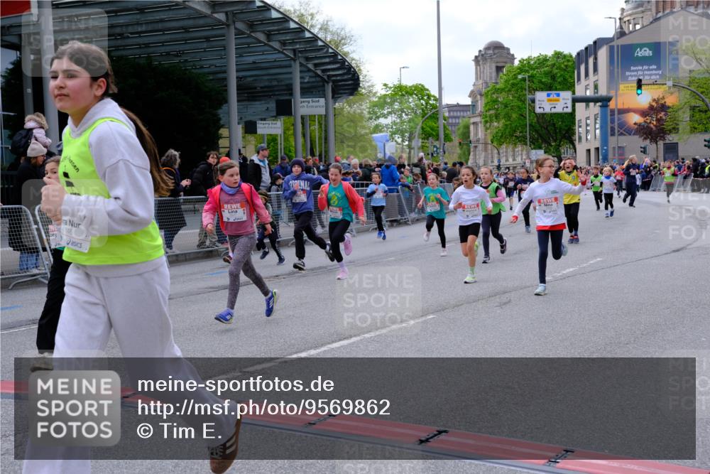25.04.2026 - Das Zehntel Tim E. http://msf.ph/oto/9569862 25.04.2026 08:59:38 Ziel 1039, 1051, 1067, 1119, 1146, 1157, 1332, 1334, 1364, 1395, 1458, 1463, 1664, 1720, 1779, 1971, 2015, 2023, 2192, 2425, 2458, 2460, 2585, 2592, 3079, 3085, 3272, 3282, 3290, 3291, 3296, 3377, 3387, 3470, 3493, 3857, 3945, 3962, 4005 meine-sportfotos.de