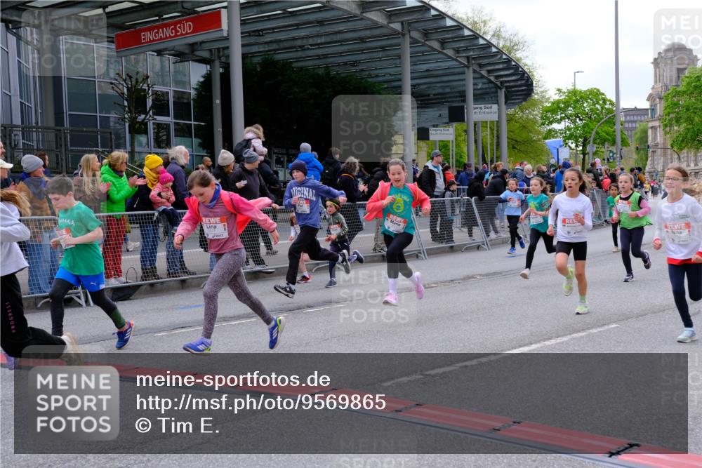 25.04.2026 - Das Zehntel Tim E. http://msf.ph/oto/9569865 25.04.2026 08:59:39 Ziel 1067, 1119, 1146, 1157, 1364, 1395, 1458, 1463, 1664, 1720, 1779, 1971, 2015, 2023, 2192, 2379, 2425, 2458, 2460, 2585, 2592, 3079, 3085, 3272, 3282, 3290, 3291, 3296, 3377, 3387, 3436, 3470, 3493, 3857, 3945, 3962, 4005 meine-sportfotos.de