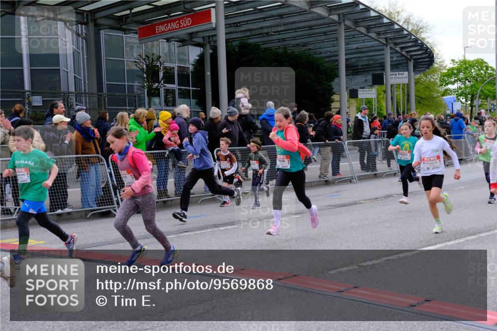 25.04.2026 - Das Zehntel Tim E. http://msf.ph/oto/9569868 25.04.2026 08:59:39 Ziel 1067, 1119, 1146, 1157, 1364, 1395, 1458, 1463, 1664, 1720, 1779, 1971, 2015, 2023, 2192, 2379, 2425, 2458, 2460, 2585, 2592, 3079, 3085, 3272, 3282, 3290, 3291, 3296, 3377, 3387, 3436, 3470, 3493, 3857, 3945, 3962, 4005 meine-sportfotos.de