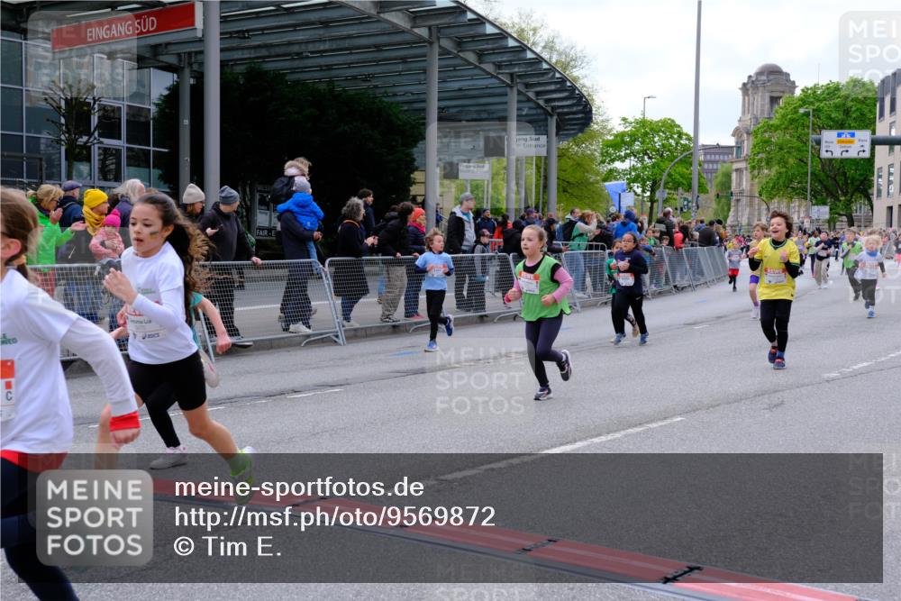 25.04.2026 - Das Zehntel Tim E. http://msf.ph/oto/9569872 25.04.2026 08:59:40 Ziel 1067, 1119, 1146, 1157, 1364, 1458, 1463, 1720, 1779, 1971, 2015, 2023, 2192, 2379, 2425, 2458, 2460, 2585, 2592, 3079, 3085, 3272, 3282, 3290, 3291, 3296, 3377, 3387, 3436, 3470, 3493, 3857, 3945, 3962 meine-sportfotos.de