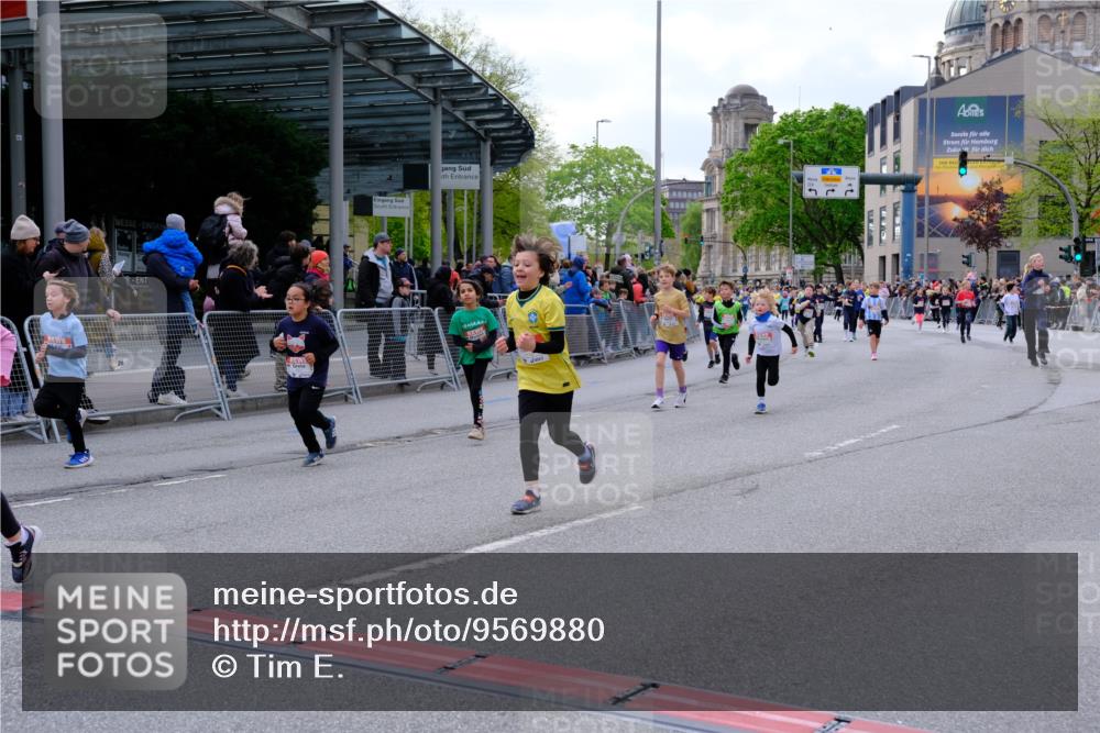 25.04.2026 - Das Zehntel Tim E. http://msf.ph/oto/9569880 25.04.2026 08:59:42 Ziel 1067, 1119, 1146, 1157, 1355, 1364, 1458, 1463, 1720, 1779, 1971, 2015, 2023, 2379, 2425, 2458, 2460, 3079, 3085, 3272, 3282, 3290, 3296, 3377, 3387, 3436, 3470, 3493, 3723, 3857, 3945, 3962 meine-sportfotos.de