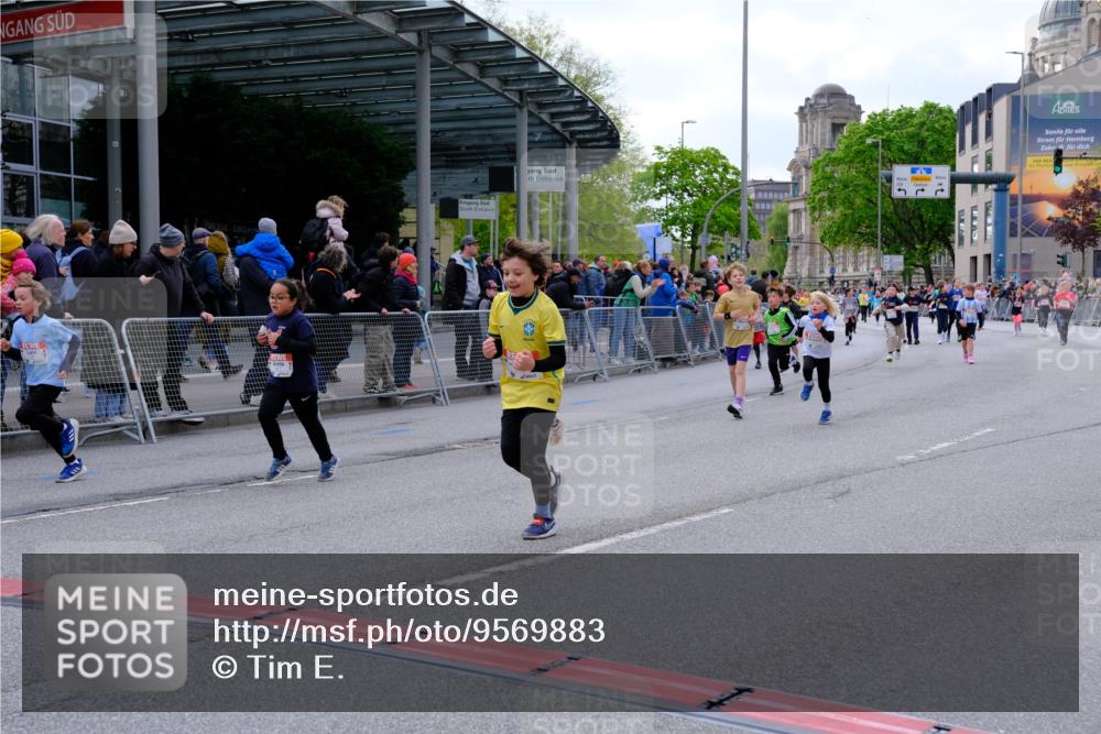 25.04.2026 - Das Zehntel Tim E. http://msf.ph/oto/9569883 25.04.2026 08:59:42 Ziel 1067, 1119, 1146, 1157, 1355, 1364, 1458, 1463, 1720, 1779, 1971, 2015, 2023, 2379, 2425, 2458, 2460, 3079, 3085, 3272, 3282, 3290, 3296, 3377, 3387, 3436, 3470, 3493, 3723, 3857, 3945, 3962 meine-sportfotos.de
