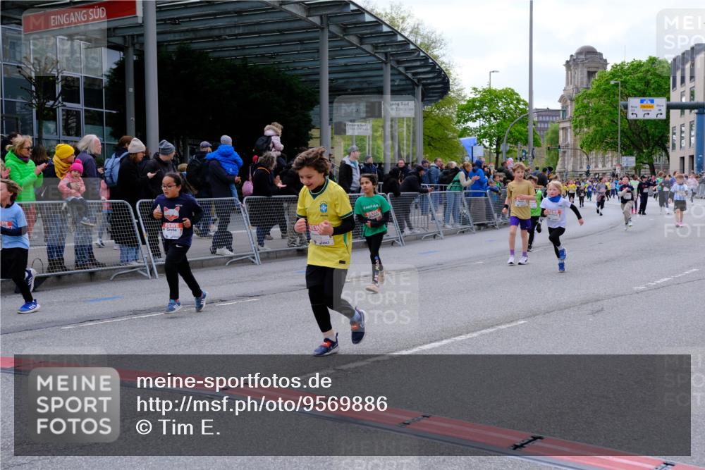 25.04.2026 - Das Zehntel Tim E. http://msf.ph/oto/9569886 25.04.2026 08:59:42 Ziel 1067, 1119, 1146, 1157, 1355, 1364, 1458, 1463, 1720, 1779, 1971, 2015, 2023, 2379, 2425, 2458, 2460, 3079, 3085, 3272, 3282, 3290, 3296, 3377, 3387, 3436, 3470, 3493, 3723, 3857, 3945, 3962 meine-sportfotos.de