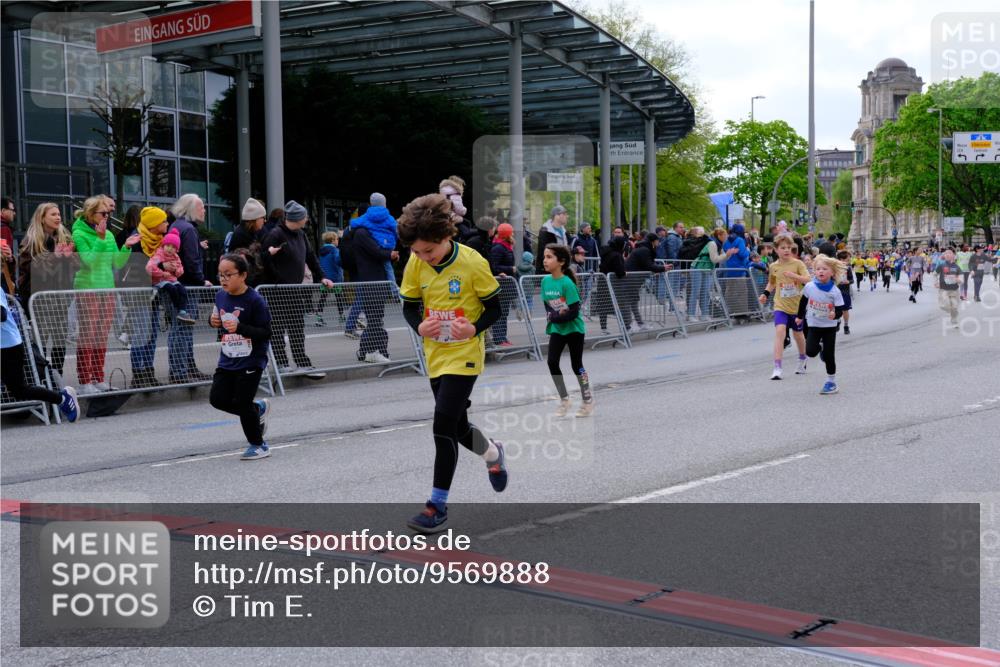 25.04.2026 - Das Zehntel Tim E. http://msf.ph/oto/9569888 25.04.2026 08:59:42 Ziel 1067, 1119, 1146, 1157, 1355, 1364, 1458, 1463, 1720, 1779, 1971, 2015, 2023, 2379, 2425, 2458, 2460, 3079, 3085, 3272, 3282, 3290, 3296, 3377, 3387, 3436, 3470, 3493, 3723, 3857, 3945, 3962 meine-sportfotos.de