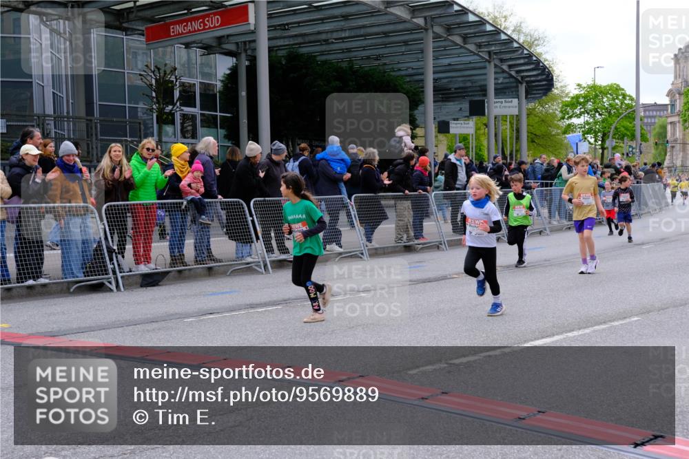25.04.2026 - Das Zehntel Tim E. http://msf.ph/oto/9569889 25.04.2026 08:59:44 Ziel 1067, 1119, 1146, 1157, 1355, 1364, 1411, 1779, 1843, 1918, 1971, 2015, 2023, 2226, 2379, 2425, 2458, 2460, 2840, 3290, 3377, 3387, 3436, 3470, 3493, 3723, 3827, 3857, 3962 meine-sportfotos.de