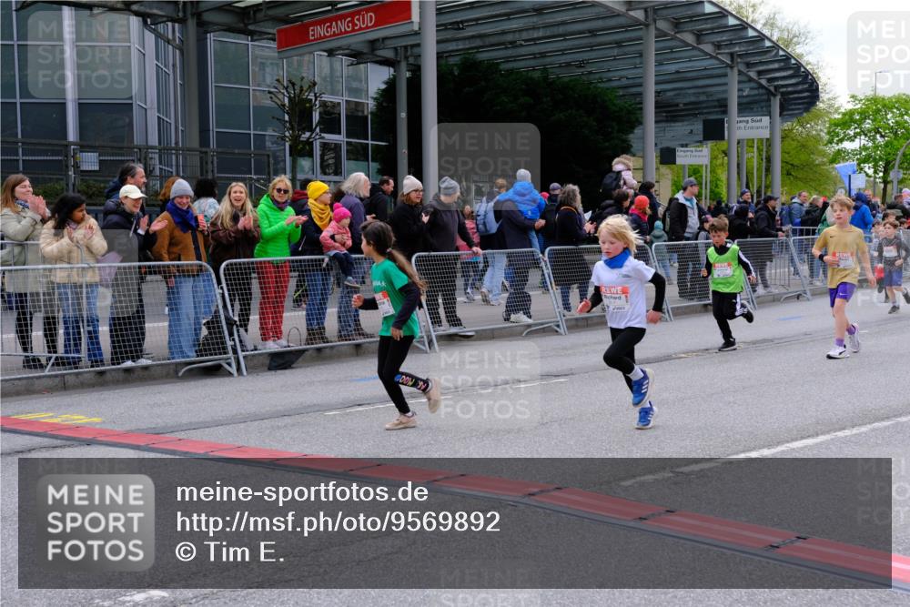 25.04.2026 - Das Zehntel Tim E. http://msf.ph/oto/9569892 25.04.2026 08:59:44 Ziel 1067, 1119, 1146, 1157, 1355, 1364, 1411, 1779, 1843, 1918, 1971, 2015, 2023, 2226, 2379, 2425, 2458, 2460, 2840, 3290, 3377, 3387, 3436, 3470, 3493, 3723, 3827, 3857, 3962 meine-sportfotos.de