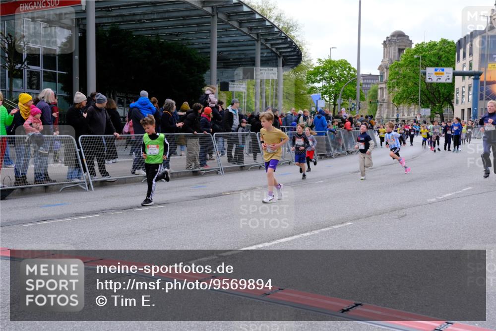 25.04.2026 - Das Zehntel Tim E. http://msf.ph/oto/9569894 25.04.2026 08:59:45 Ziel 1067, 1119, 1157, 1355, 1364, 1411, 1779, 1843, 1918, 1971, 2015, 2023, 2226, 2379, 2458, 2460, 2840, 3290, 3377, 3387, 3436, 3470, 3493, 3723, 3827, 3857 meine-sportfotos.de
