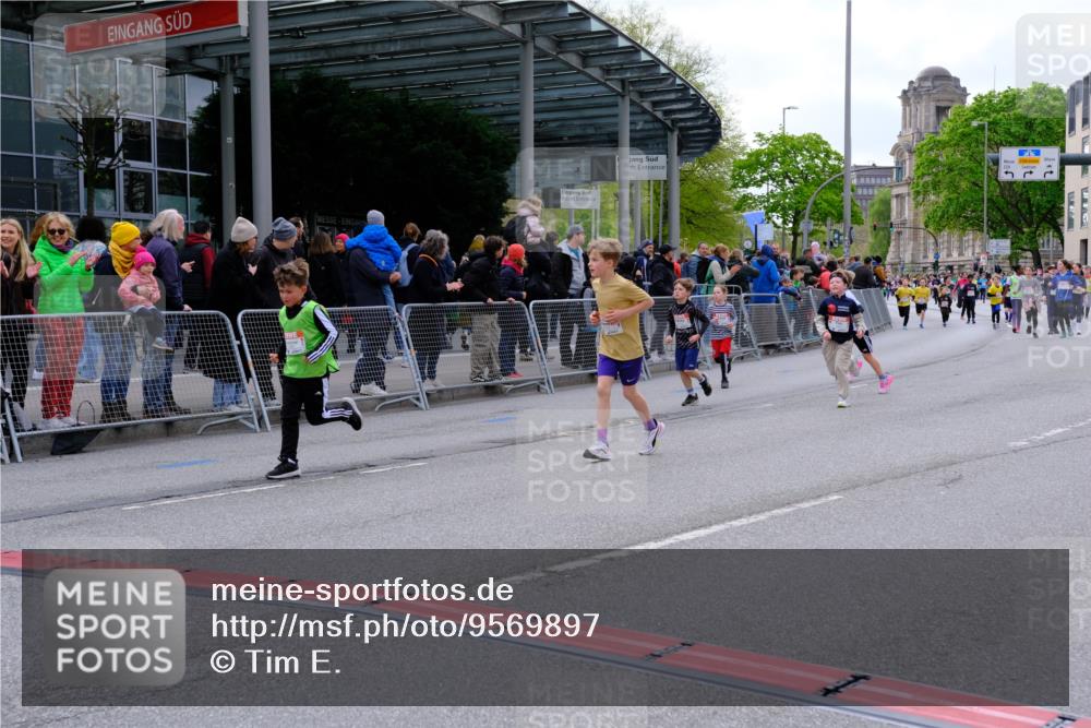 25.04.2026 - Das Zehntel Tim E. http://msf.ph/oto/9569897 25.04.2026 08:59:45 Ziel 1067, 1119, 1157, 1355, 1364, 1411, 1779, 1843, 1918, 1971, 2015, 2023, 2226, 2379, 2458, 2460, 2840, 3290, 3377, 3387, 3436, 3470, 3493, 3723, 3827, 3857 meine-sportfotos.de