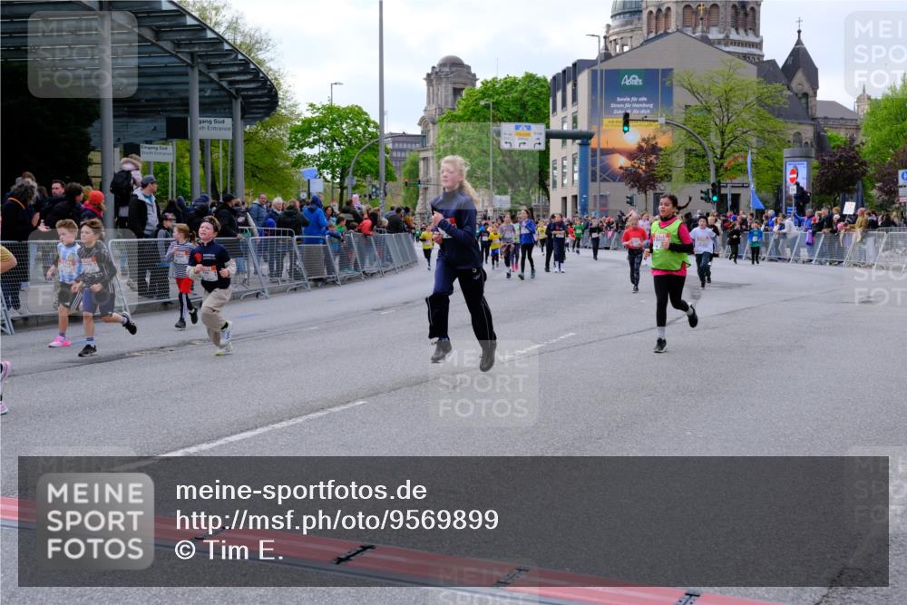 25.04.2026 - Das Zehntel Tim E. http://msf.ph/oto/9569899 25.04.2026 08:59:46 Ziel 1067, 1119, 1157, 1355, 1364, 1411, 1779, 1843, 1918, 1971, 2015, 2023, 2226, 2379, 2460, 2840, 3290, 3377, 3436, 3470, 3493, 3723, 3827, 3857 meine-sportfotos.de