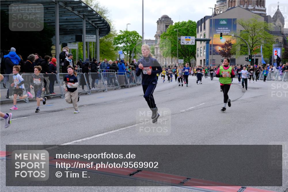 25.04.2026 - Das Zehntel Tim E. http://msf.ph/oto/9569902 25.04.2026 08:59:46 Ziel 1067, 1119, 1157, 1355, 1364, 1411, 1779, 1843, 1918, 1971, 2015, 2023, 2226, 2379, 2460, 2840, 3290, 3377, 3436, 3470, 3493, 3723, 3827, 3857 meine-sportfotos.de