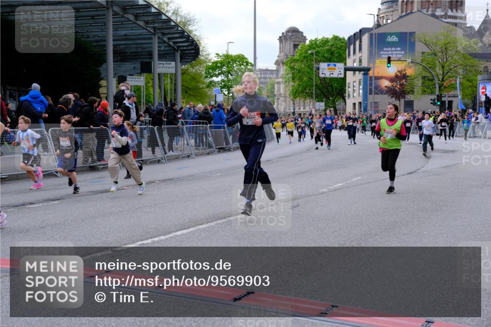 25.04.2026 - Das Zehntel Tim E. http://msf.ph/oto/9569903 25.04.2026 08:59:47 Ziel 1119, 1157, 1355, 1364, 1411, 1779, 1843, 1918, 1971, 2015, 2226, 2379, 2840, 3290, 3436, 3470, 3723, 3744, 3766, 3827, 3857 meine-sportfotos.de