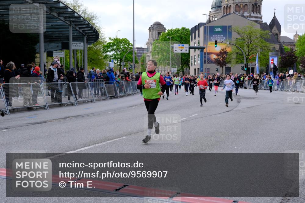 25.04.2026 - Das Zehntel Tim E. http://msf.ph/oto/9569907 25.04.2026 08:59:48 Ziel 1119, 1157, 1355, 1411, 1843, 1918, 1971, 2226, 2379, 2840, 3290, 3436, 3723, 3744, 3766, 3827 meine-sportfotos.de