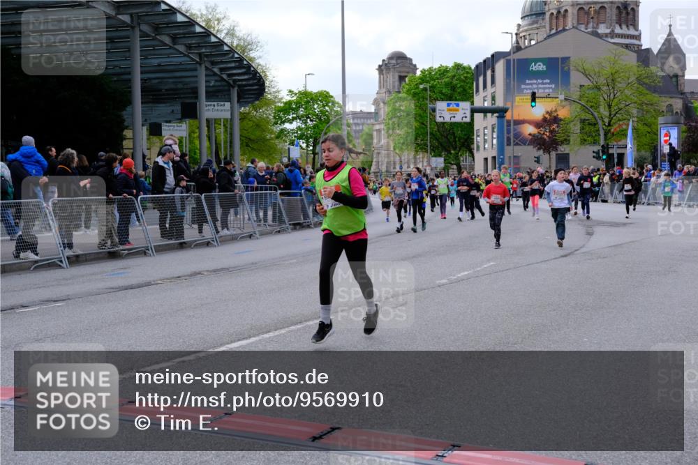 25.04.2026 - Das Zehntel Tim E. http://msf.ph/oto/9569910 25.04.2026 08:59:48 Ziel 1119, 1157, 1355, 1411, 1843, 1918, 1971, 2226, 2379, 2840, 3290, 3436, 3723, 3744, 3766, 3827 meine-sportfotos.de