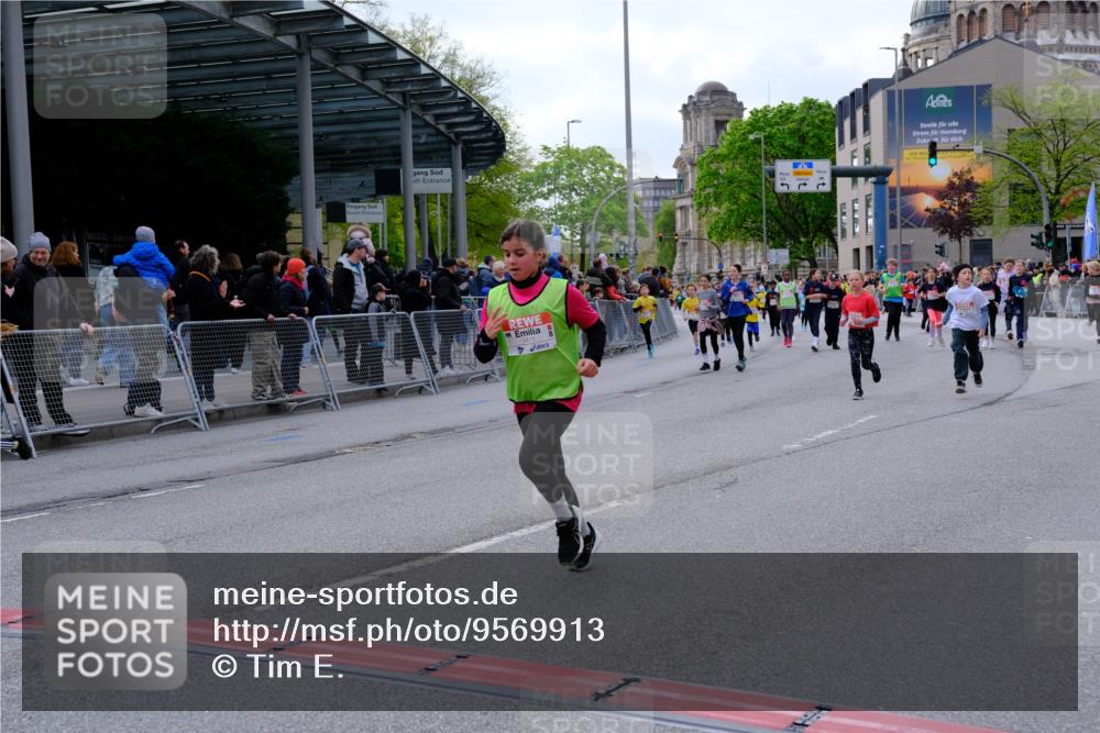 25.04.2026 - Das Zehntel Tim E. http://msf.ph/oto/9569913 25.04.2026 08:59:48 Ziel 1119, 1157, 1355, 1411, 1843, 1918, 1971, 2226, 2379, 2840, 3290, 3436, 3723, 3744, 3766, 3827 meine-sportfotos.de