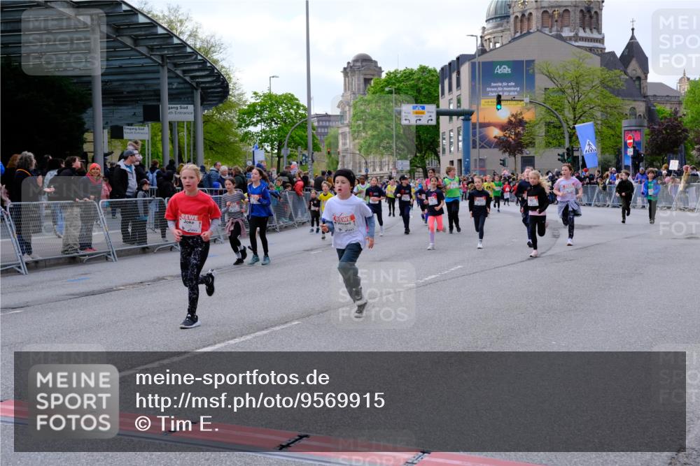 25.04.2026 - Das Zehntel Tim E. http://msf.ph/oto/9569915 25.04.2026 08:59:51 Ziel 1355, 1411, 1843, 1918, 2226, 2379, 2694, 2698, 2840, 3016, 3026, 3027, 3414, 3417, 3436, 3723, 3744, 3766, 3827, 3832, 3833 meine-sportfotos.de