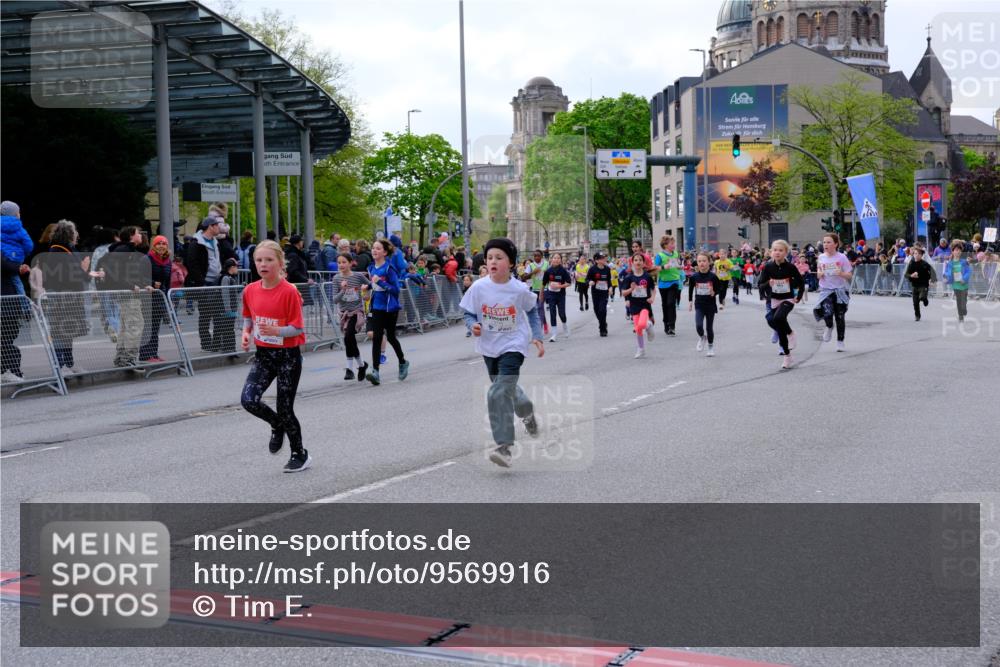 25.04.2026 - Das Zehntel Tim E. http://msf.ph/oto/9569916 25.04.2026 08:59:51 Ziel 1355, 1411, 1843, 1918, 2226, 2379, 2694, 2698, 2840, 3016, 3026, 3027, 3414, 3417, 3436, 3723, 3744, 3766, 3827, 3832, 3833 meine-sportfotos.de