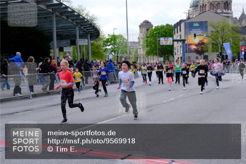 25.04.2026 - Das Zehntel Tim E. http://msf.ph/oto/9569918 25.04.2026 08:59:51 Ziel 1355, 1411, 1843, 1918, 2226, 2379, 2694, 2698, 2840, 3016, 3026, 3027, 3414, 3417, 3436, 3723, 3744, 3766, 3827, 3832, 3833 meine-sportfotos.de