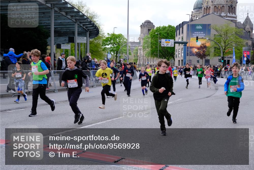 25.04.2026 - Das Zehntel Tim E. http://msf.ph/oto/9569928 25.04.2026 08:59:57 Ziel 1372, 1416, 1537, 1677, 1682, 1704, 1880, 1902, 1920, 1936, 2188, 2508, 2514, 2564, 2694, 2698, 2851, 3016, 3026, 3027, 3130, 3255, 3327, 3414, 3417, 3744, 3766, 3832, 3833 meine-sportfotos.de