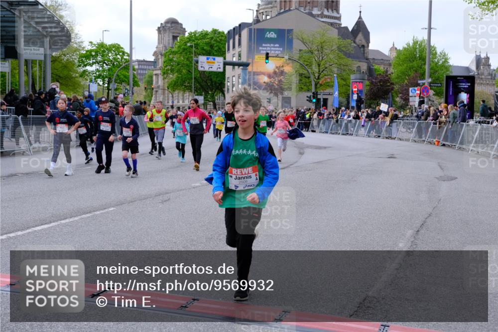 25.04.2026 - Das Zehntel Tim E. http://msf.ph/oto/9569932 25.04.2026 08:59:58 Ziel 1372, 1416, 1537, 1677, 1682, 1704, 1866, 1878, 1880, 1902, 1920, 1936, 2188, 2508, 2514, 2564, 2694, 2698, 2851, 3016, 3026, 3027, 3130, 3255, 3327, 3414, 3417, 3744, 3766, 3832, 3833, 3949 meine-sportfotos.de