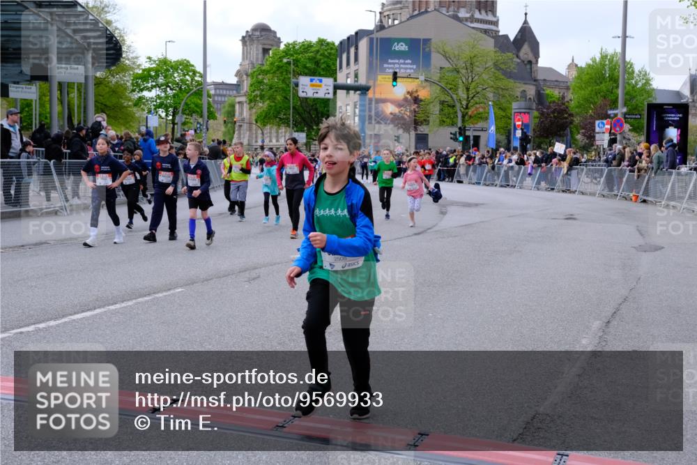 25.04.2026 - Das Zehntel Tim E. http://msf.ph/oto/9569933 25.04.2026 08:59:58 Ziel 1372, 1416, 1537, 1677, 1682, 1704, 1866, 1878, 1880, 1902, 1920, 1936, 2188, 2508, 2514, 2564, 2694, 2698, 2851, 3016, 3026, 3027, 3130, 3255, 3327, 3414, 3417, 3744, 3766, 3832, 3833, 3949 meine-sportfotos.de