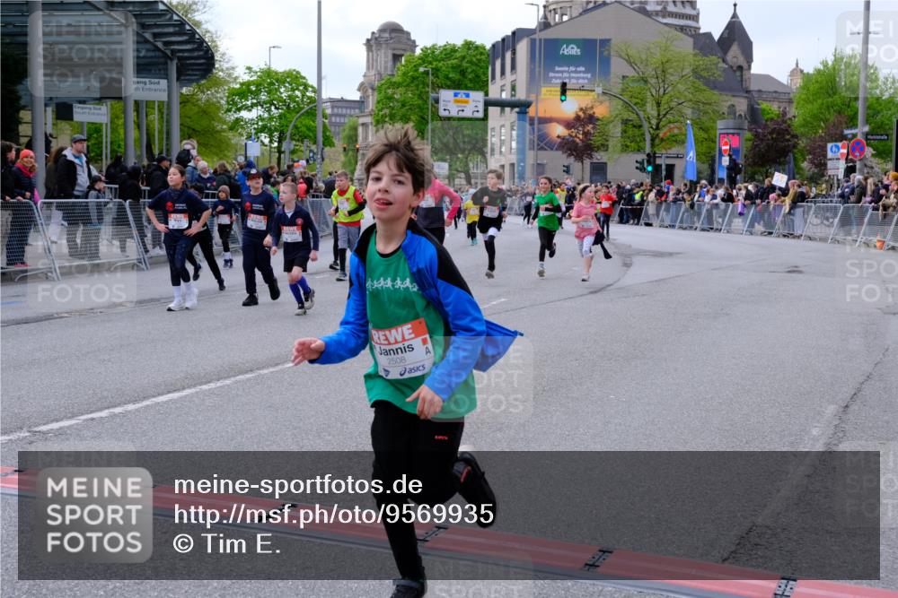 25.04.2026 - Das Zehntel Tim E. http://msf.ph/oto/9569935 25.04.2026 08:59:58 Ziel 1372, 1416, 1537, 1677, 1682, 1704, 1866, 1878, 1880, 1902, 1920, 1936, 2188, 2508, 2514, 2564, 2694, 2698, 2851, 3016, 3026, 3027, 3130, 3255, 3327, 3414, 3417, 3744, 3766, 3832, 3833, 3949 meine-sportfotos.de
