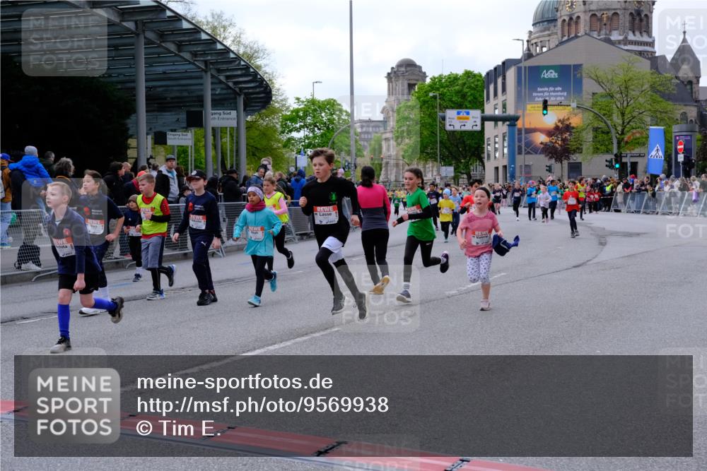 25.04.2026 - Das Zehntel Tim E. http://msf.ph/oto/9569938 25.04.2026 09:00:00 Ziel 1372, 1416, 1446, 1525, 1537, 1677, 1682, 1704, 1866, 1878, 1880, 1902, 1920, 1936, 2188, 2508, 2514, 2564, 2694, 2698, 2851, 3016, 3026, 3027, 3130, 3255, 3327, 3414, 3417, 3832, 3833, 3949 meine-sportfotos.de