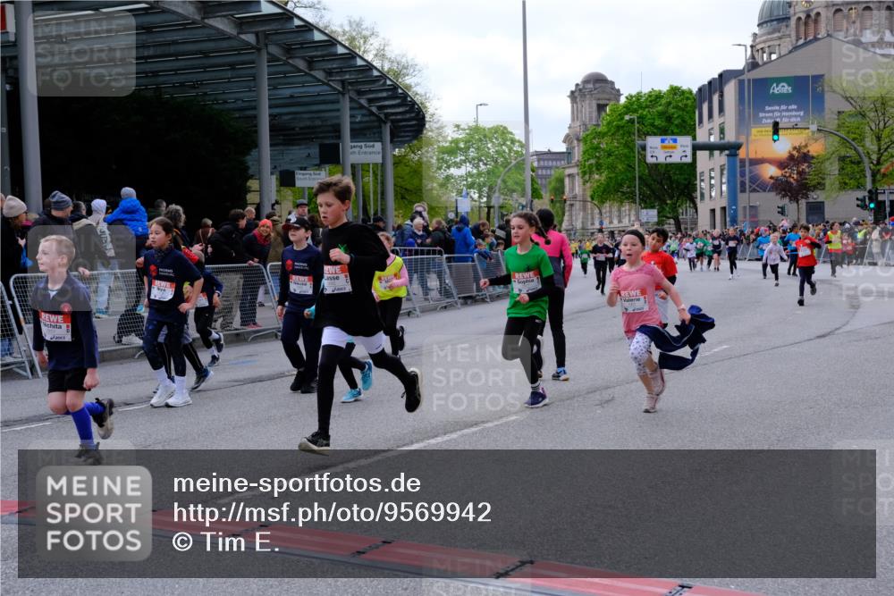 25.04.2026 - Das Zehntel Tim E. http://msf.ph/oto/9569942 25.04.2026 09:00:00 Ziel 1372, 1416, 1446, 1525, 1537, 1677, 1682, 1704, 1866, 1878, 1880, 1902, 1920, 1936, 2188, 2508, 2514, 2564, 2694, 2698, 2851, 3016, 3026, 3027, 3130, 3255, 3327, 3414, 3417, 3832, 3833, 3949 meine-sportfotos.de