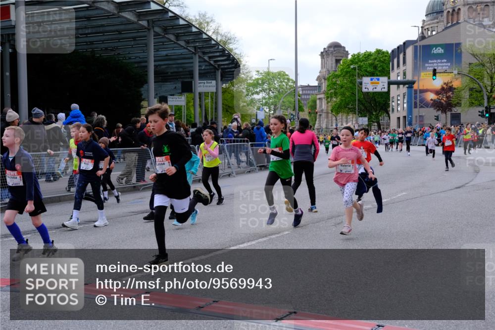 25.04.2026 - Das Zehntel Tim E. http://msf.ph/oto/9569943 25.04.2026 09:00:01 Ziel 1081, 1372, 1416, 1446, 1525, 1537, 1677, 1682, 1704, 1865, 1866, 1878, 1879, 1880, 1902, 1920, 1936, 2188, 2508, 2514, 2554, 2564, 2694, 2698, 2851, 3016, 3026, 3027, 3130, 3255, 3327, 3414, 3417, 3832, 3833, 3949 meine-sportfotos.de