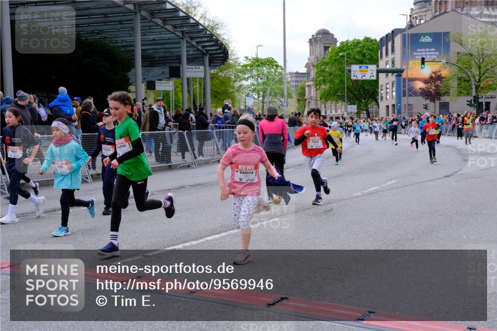 25.04.2026 - Das Zehntel Tim E. http://msf.ph/oto/9569946 25.04.2026 09:00:01 Ziel 1081, 1372, 1416, 1446, 1525, 1537, 1677, 1682, 1704, 1865, 1866, 1878, 1879, 1880, 1902, 1920, 1936, 2188, 2508, 2514, 2554, 2564, 2694, 2698, 2851, 3016, 3026, 3027, 3130, 3255, 3327, 3414, 3417, 3832, 3833, 3949 meine-sportfotos.de