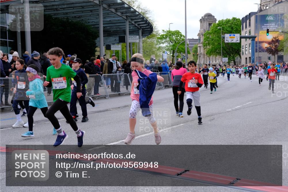 25.04.2026 - Das Zehntel Tim E. http://msf.ph/oto/9569948 25.04.2026 09:00:01 Ziel 1081, 1372, 1416, 1446, 1525, 1537, 1677, 1682, 1704, 1865, 1866, 1878, 1879, 1880, 1902, 1920, 1936, 2188, 2508, 2514, 2554, 2564, 2694, 2698, 2851, 3016, 3026, 3027, 3130, 3255, 3327, 3414, 3417, 3832, 3833, 3949 meine-sportfotos.de