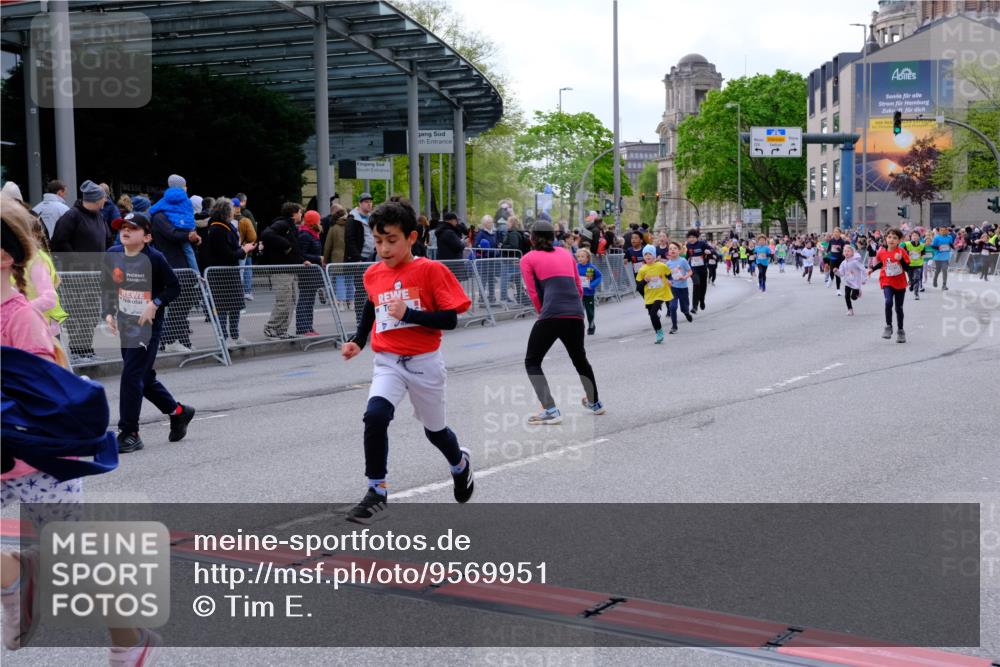 25.04.2026 - Das Zehntel Tim E. http://msf.ph/oto/9569951 25.04.2026 09:00:02 Ziel 1081, 1164, 1372, 1416, 1446, 1525, 1537, 1677, 1682, 1704, 1865, 1866, 1878, 1879, 1880, 1902, 1920, 1936, 2188, 2508, 2514, 2554, 2564, 2694, 2851, 3016, 3026, 3027, 3099, 3130, 3255, 3327, 3832, 3833, 3863, 3949 meine-sportfotos.de