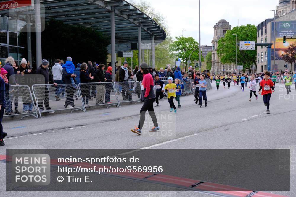 25.04.2026 - Das Zehntel Tim E. http://msf.ph/oto/9569956 25.04.2026 09:00:03 Ziel 1081, 1164, 1372, 1416, 1446, 1525, 1537, 1677, 1682, 1704, 1865, 1866, 1878, 1879, 1880, 1902, 1920, 1936, 2188, 2508, 2514, 2554, 2564, 2851, 3026, 3099, 3130, 3255, 3327, 3863, 3949 meine-sportfotos.de