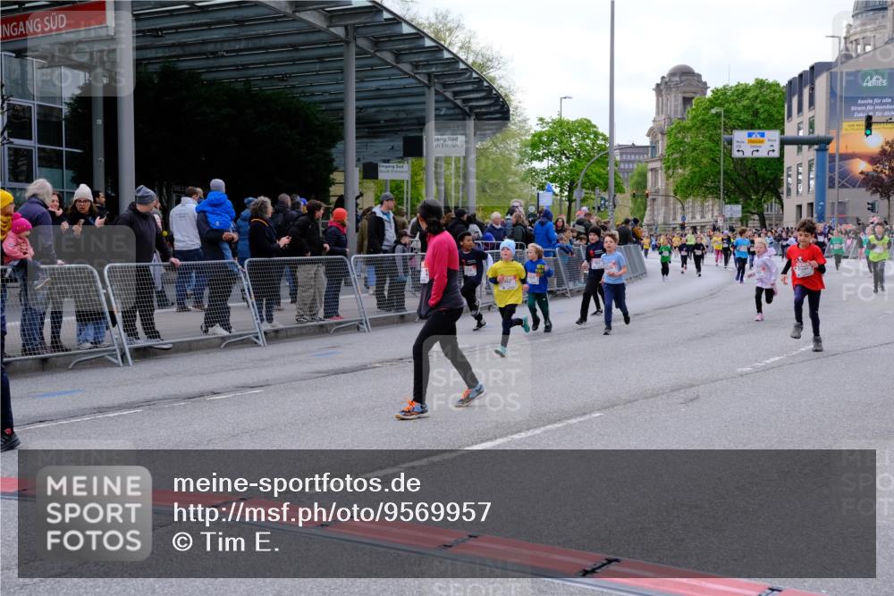 25.04.2026 - Das Zehntel Tim E. http://msf.ph/oto/9569957 25.04.2026 09:00:03 Ziel 1081, 1164, 1372, 1416, 1446, 1525, 1537, 1677, 1682, 1704, 1865, 1866, 1878, 1879, 1880, 1902, 1920, 1936, 2188, 2508, 2514, 2554, 2564, 2851, 3026, 3099, 3130, 3255, 3327, 3863, 3949 meine-sportfotos.de