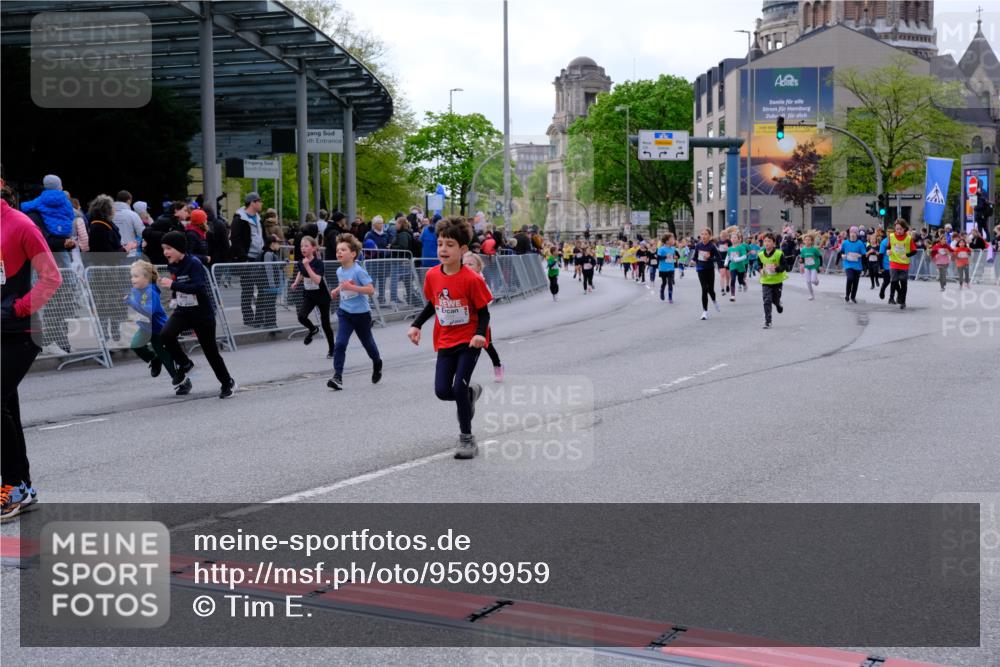 25.04.2026 - Das Zehntel Tim E. http://msf.ph/oto/9569959 25.04.2026 09:00:05 Ziel 1081, 1164, 1372, 1416, 1446, 1525, 1537, 1677, 1682, 1865, 1866, 1878, 1879, 1880, 1902, 1920, 1936, 2140, 2421, 2508, 2514, 2554, 2564, 2851, 3099, 3130, 3152, 3255, 3863, 3949 meine-sportfotos.de